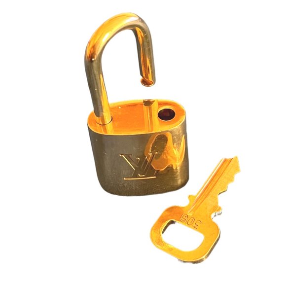 Small Brass Louis Vuitton Lock and Key Set. - Picture 4 of 10